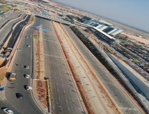 Forecourt Roads (5+5 Lanes)